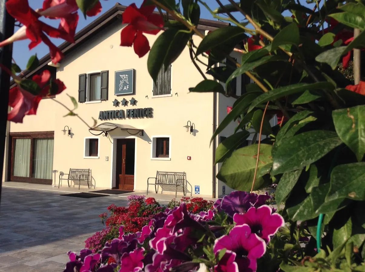 קמפלטו Hotel Antica Fenice